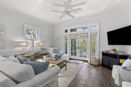 30A Luxury Condo, Bikes & Beach Club Access