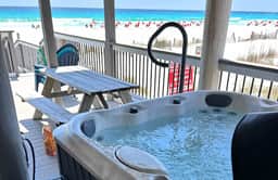 Beachfront End Unit w/ Hot Tub + Beach Chairs