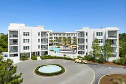 Heated Pool, Bikes, Easy Beach Access