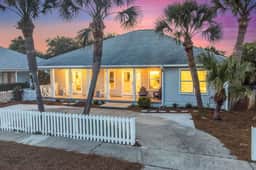 Luxe Home | 4 Min Walk to Crystal Beach & Pool
