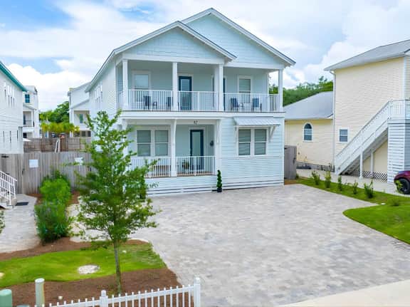 Enchanting Oasis: Private Pool, Spa, Gated Beach Access, Bikes