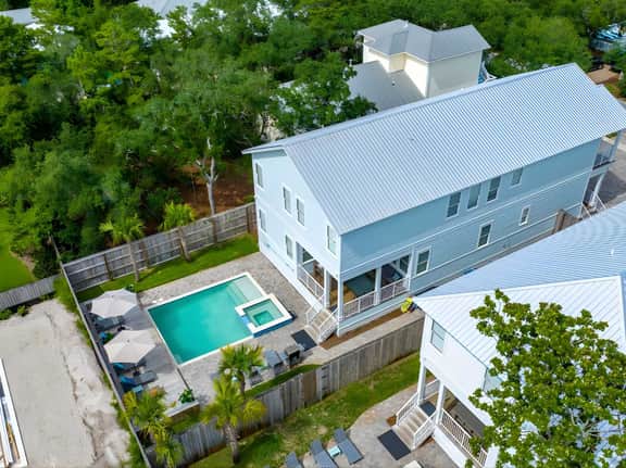 Enchanting Oasis: Private Pool, Spa, Gated Beach Access, Bikes