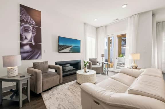 Luxury 1st floor Condo: Heated Pool, Bikes - Image 5